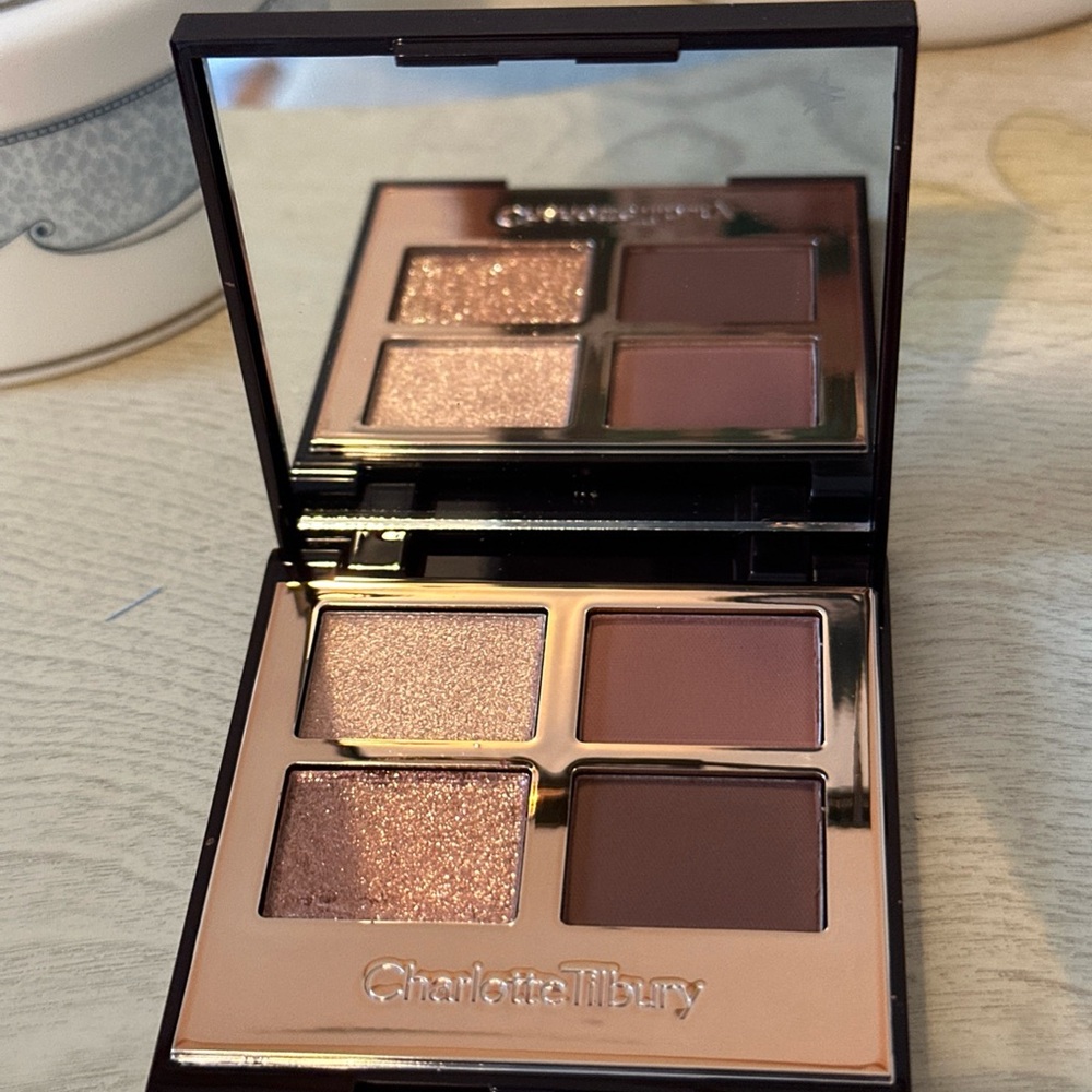 Charlotte Tilbury Eyeshadow Palette - Rose and Bronze Hues